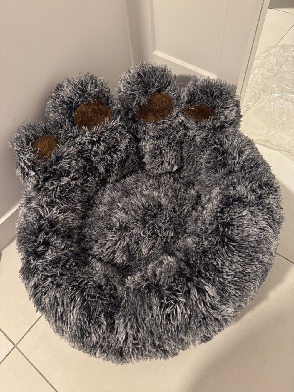 Plush Gray Faux Fur Paw-Shaped Pet Bed